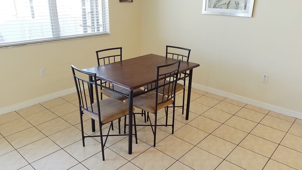 Photo of Livingroom in Windwood Bay