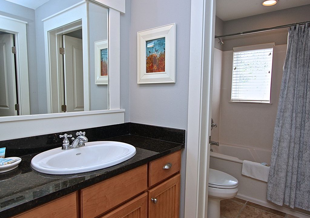 Photo of Bathroom in Laurel Grove