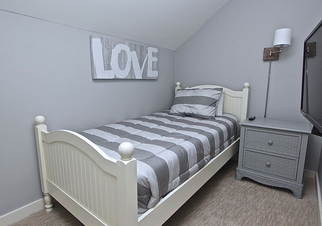 Photo of Bedroom in Laurel Grove