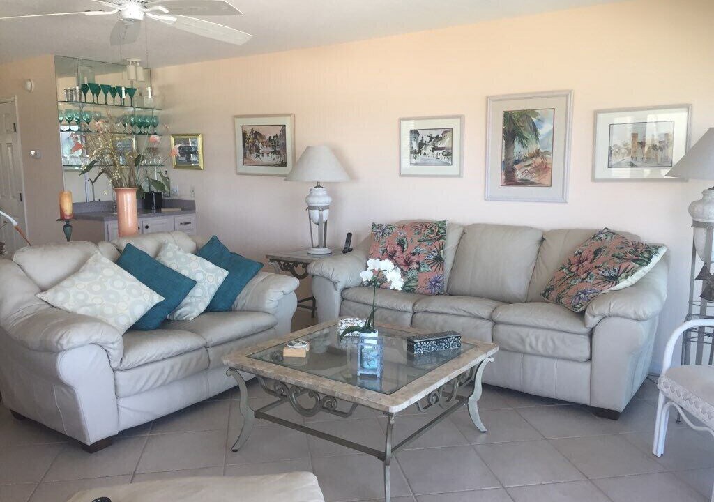 Photo of Livingroom in Crescent Beach