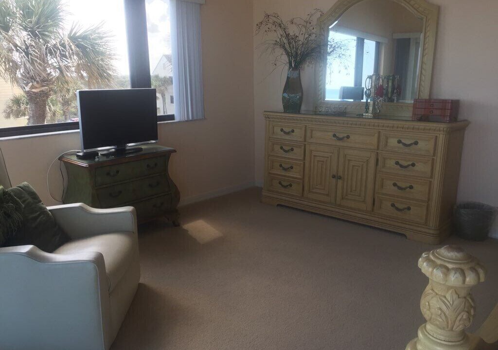 Photo of Livingroom in Crescent Beach