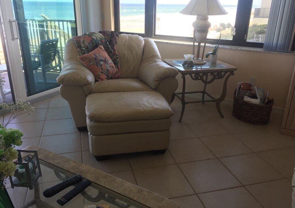 Photo of Livingroom in Crescent Beach