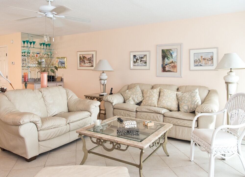 Photo of Livingroom in Crescent Beach