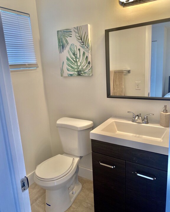 Photo of Bathroom in Royal Poinciana