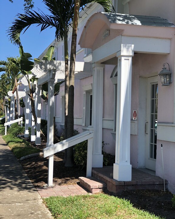 Photo of Buildings in Coquina Key