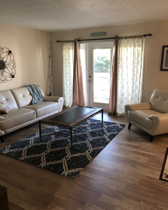 Photo of Livingroom in Coquina Key
