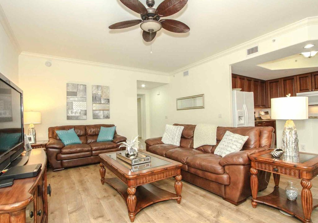 Photo of Livingroom in Royal Harbor