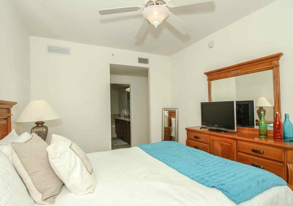 Photo of Bedroom in Royal Harbor