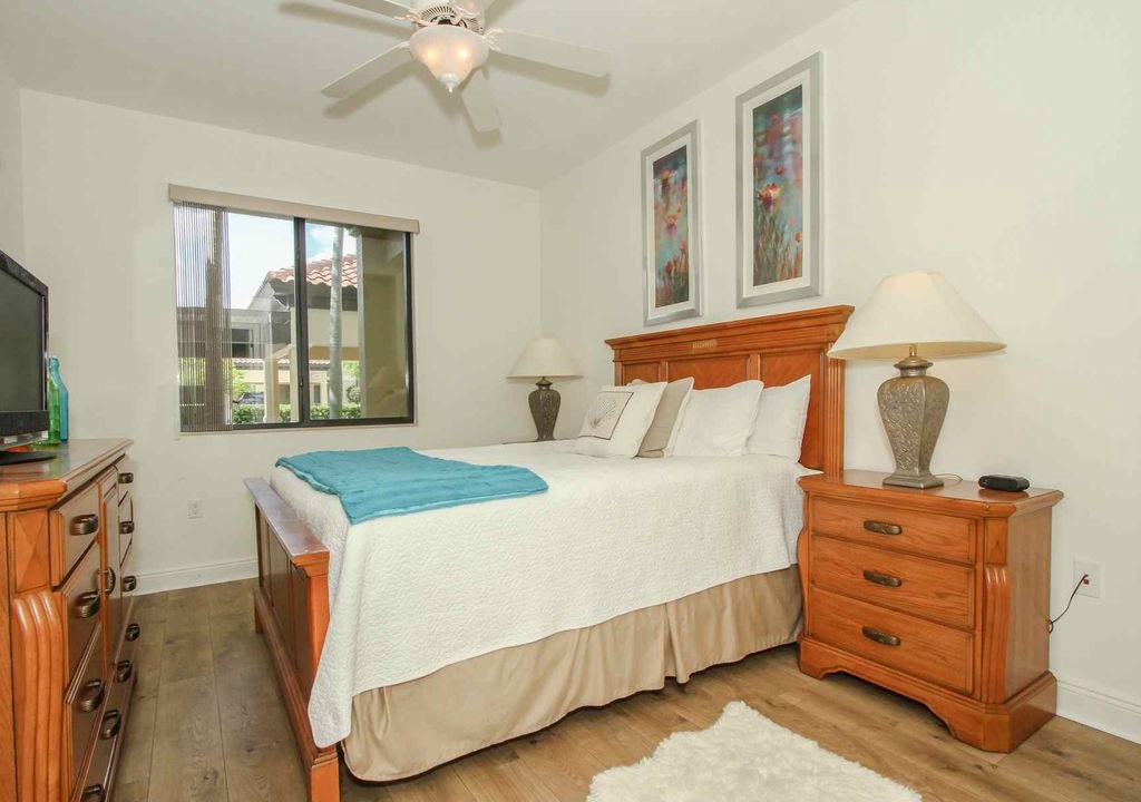 Photo of Bedroom in Royal Harbor