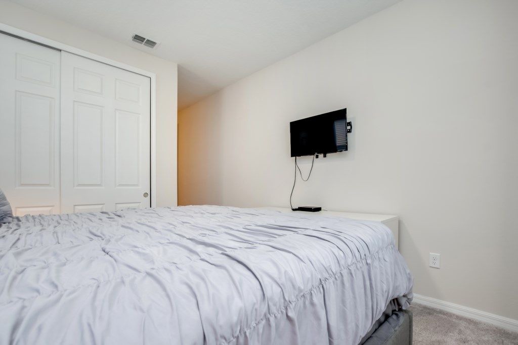 Photo of Bedroom in Bay Lake