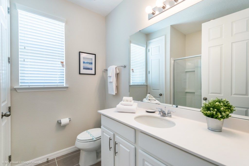 Photo of Bathroom in Bay Lake