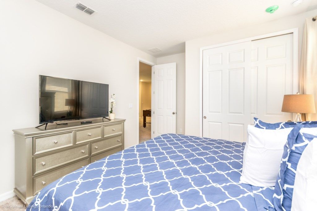 Photo of Bedroom in Bay Lake