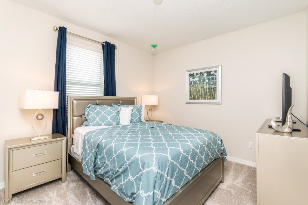 Photo of Bedroom in Bay Lake