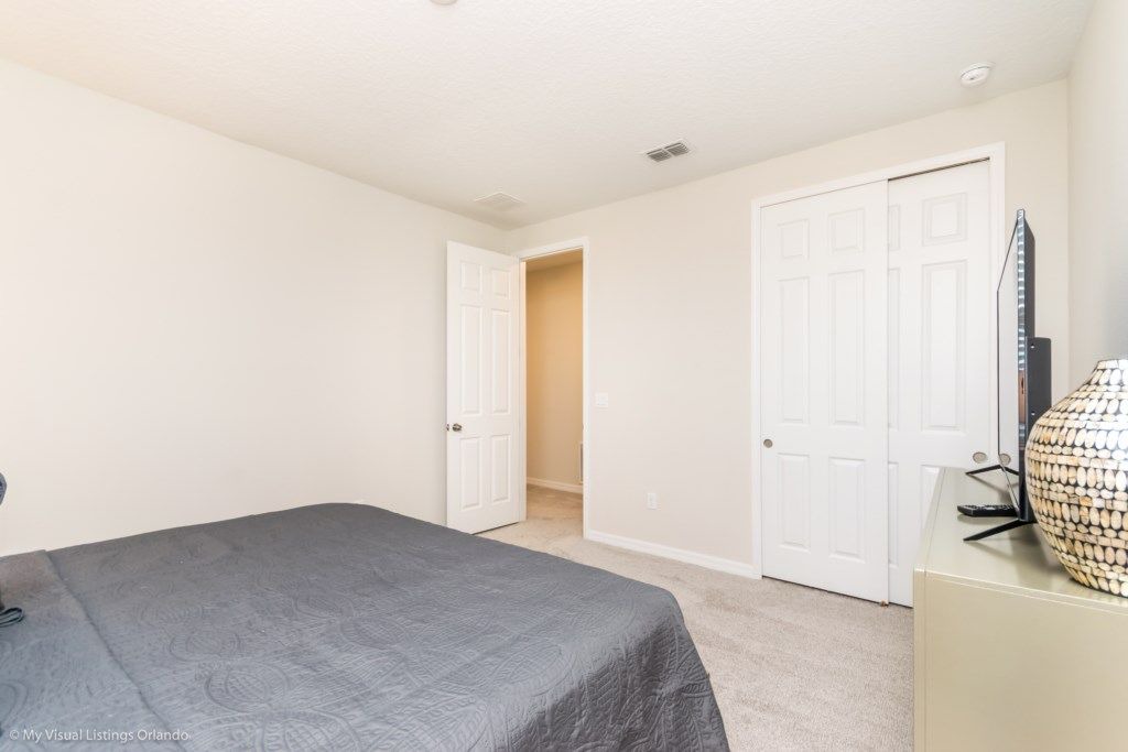 Photo of Bedroom in Bay Lake