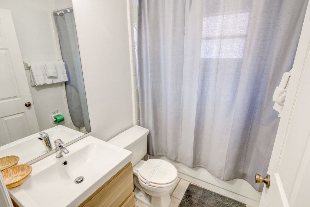 Photo of Bathroom in Windward Cay