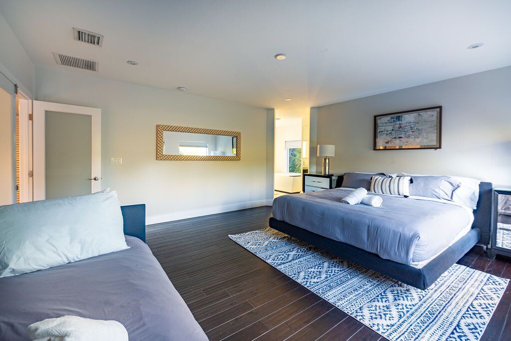 Photo of Bedroom in Biscayne Park