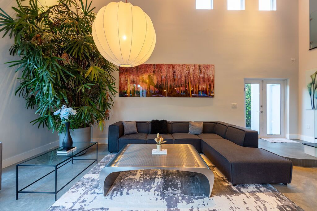 Photo of Livingroom in Biscayne Park