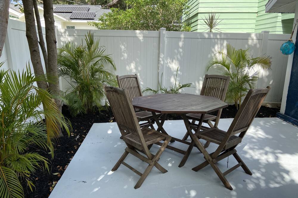 Photo of Patio Balcony in Crescent Lake