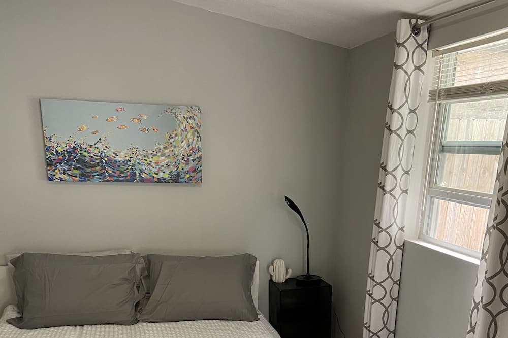 Photo of Bedroom in Crescent Lake