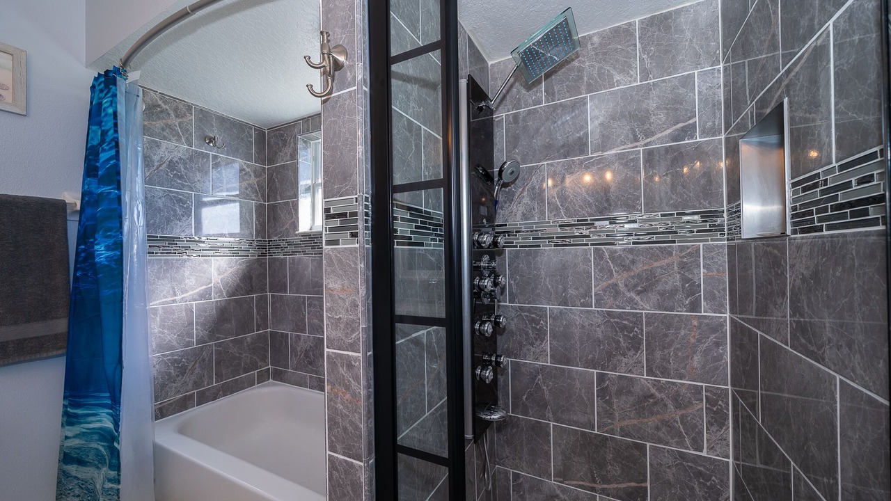 Photo of Bathroom in Seasons