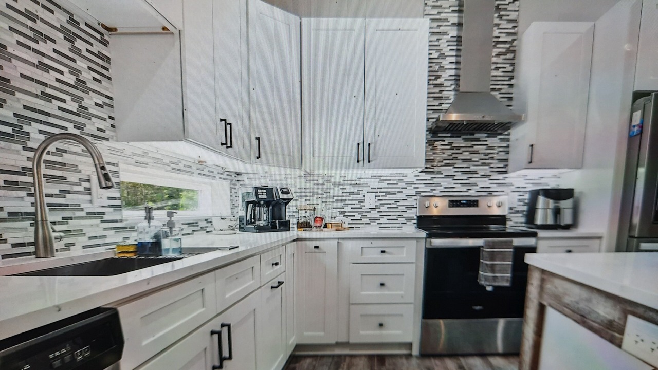 Photo of Kitchen in Putnam Hall