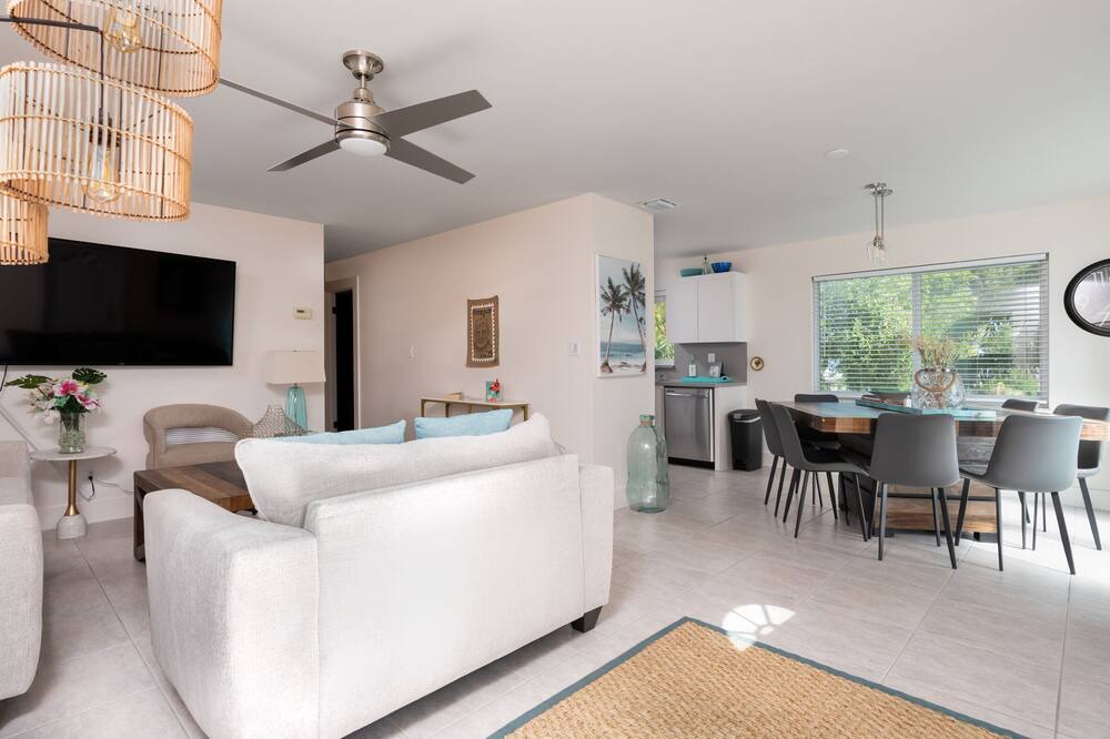 Photo of Bedroom in Midtown