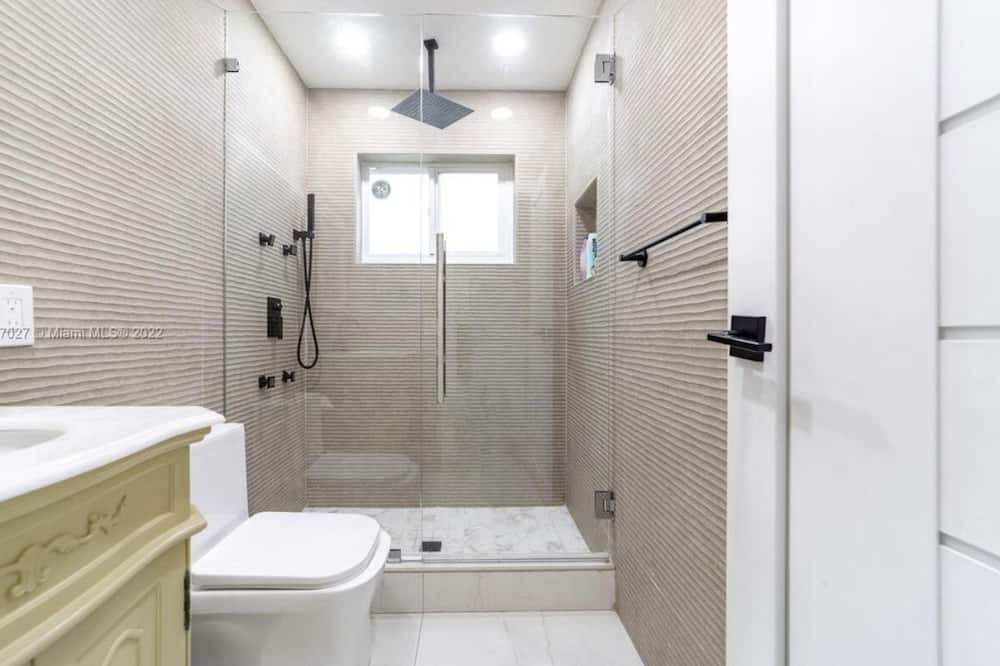 Photo of Bathroom in Boulevard Heights