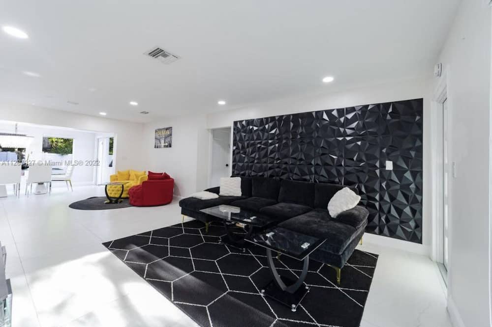 Photo of Livingroom in Boulevard Heights