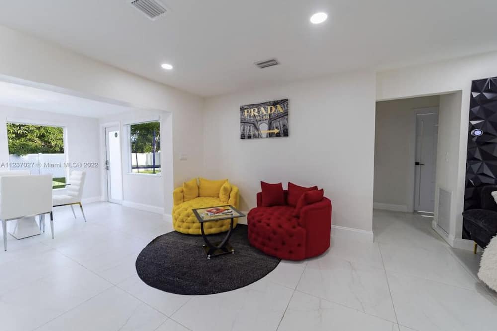 Photo of Livingroom in Boulevard Heights