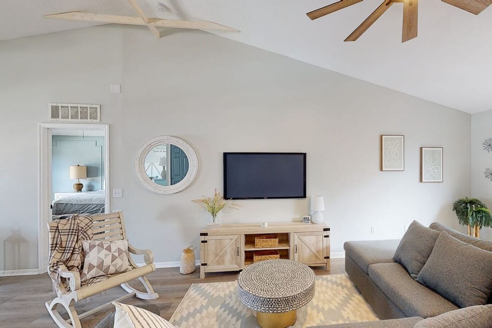 Photo of Livingroom in DeLand