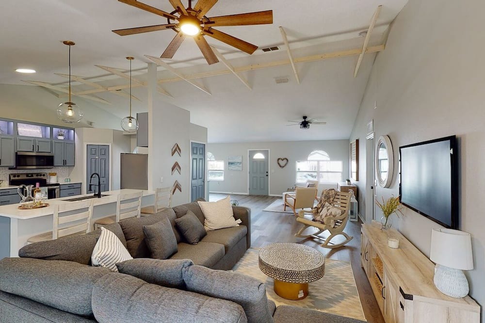 Photo of Livingroom in DeLand