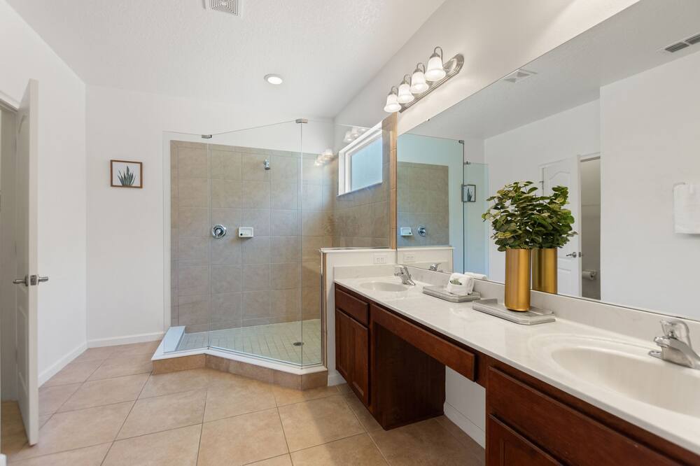Photo of Bathroom in Sunridge Woods