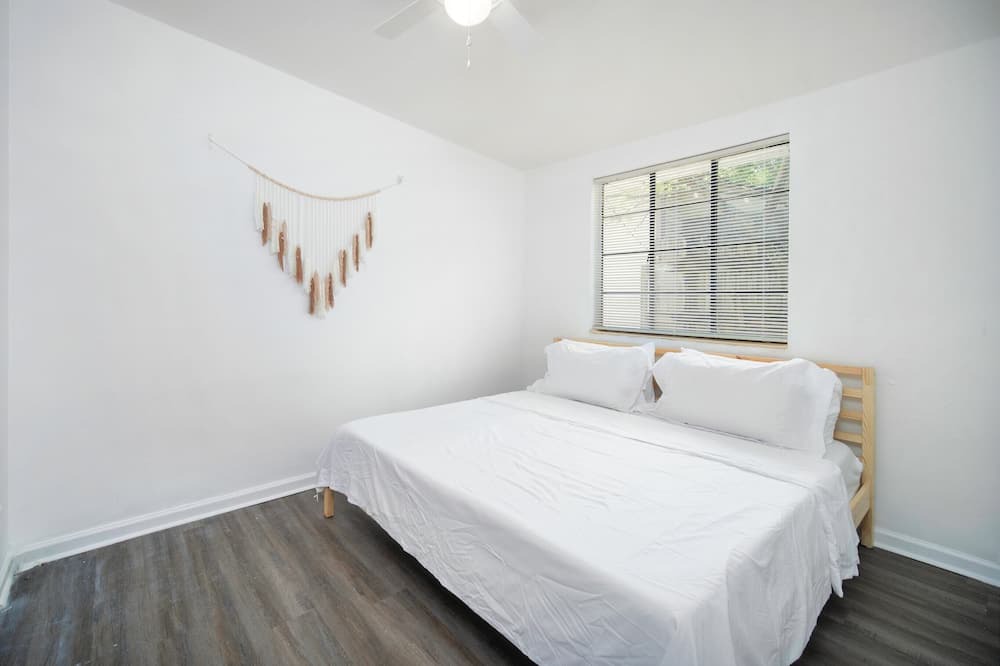 Photo of Bedroom in Murray Hill