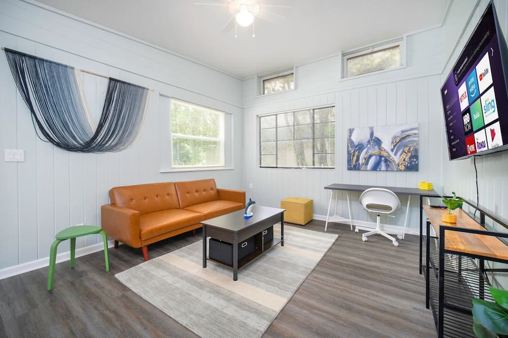 Photo of Bedroom in Murray Hill