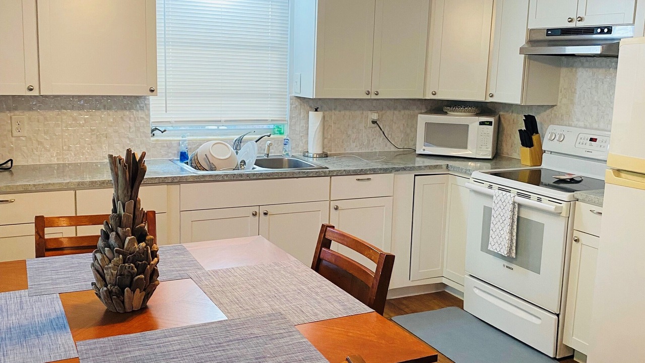 Photo of Kitchen in Weeki Wachee Gardens
