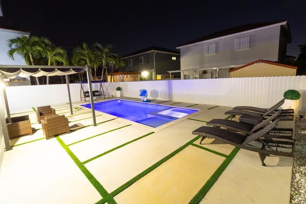 Photo of Outdoor in Tamiami