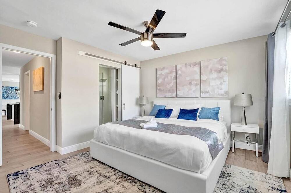 Photo of Bedroom in Deerfield Beach