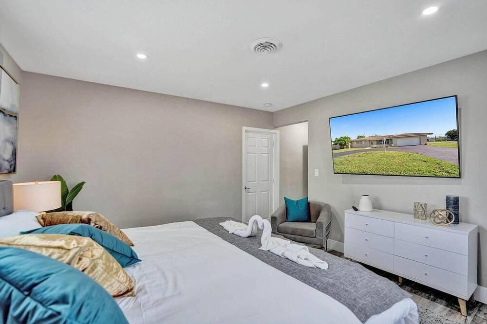 Photo of Bedroom in Deerfield Beach