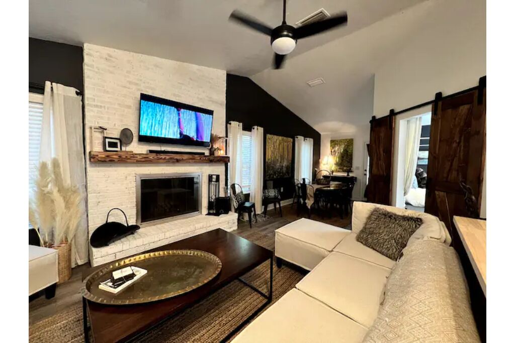 Photo of Livingroom in High Springs