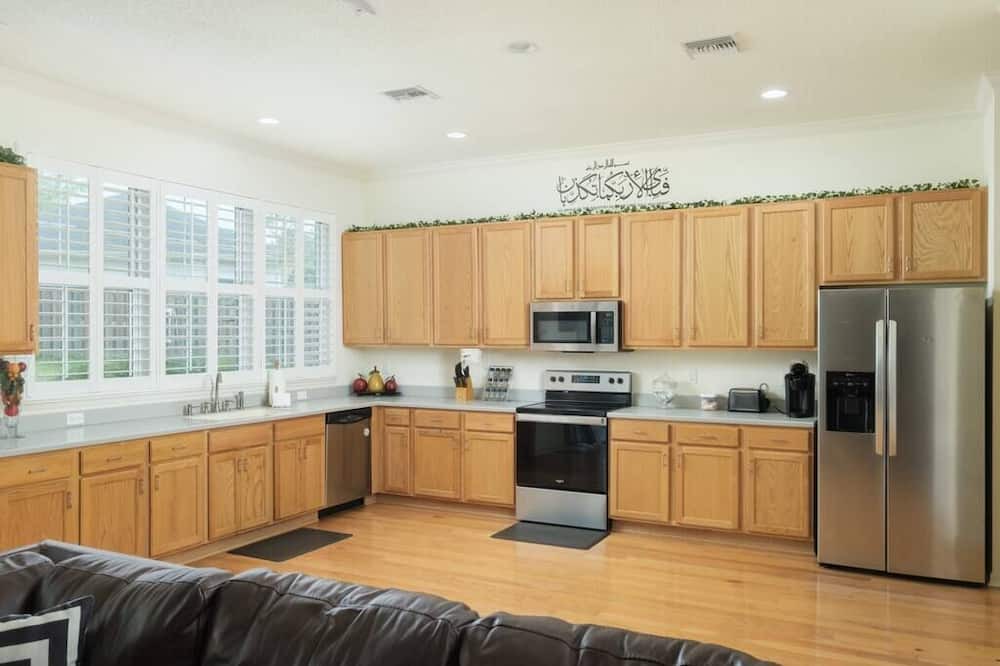 Photo of Kitchen in Alachua