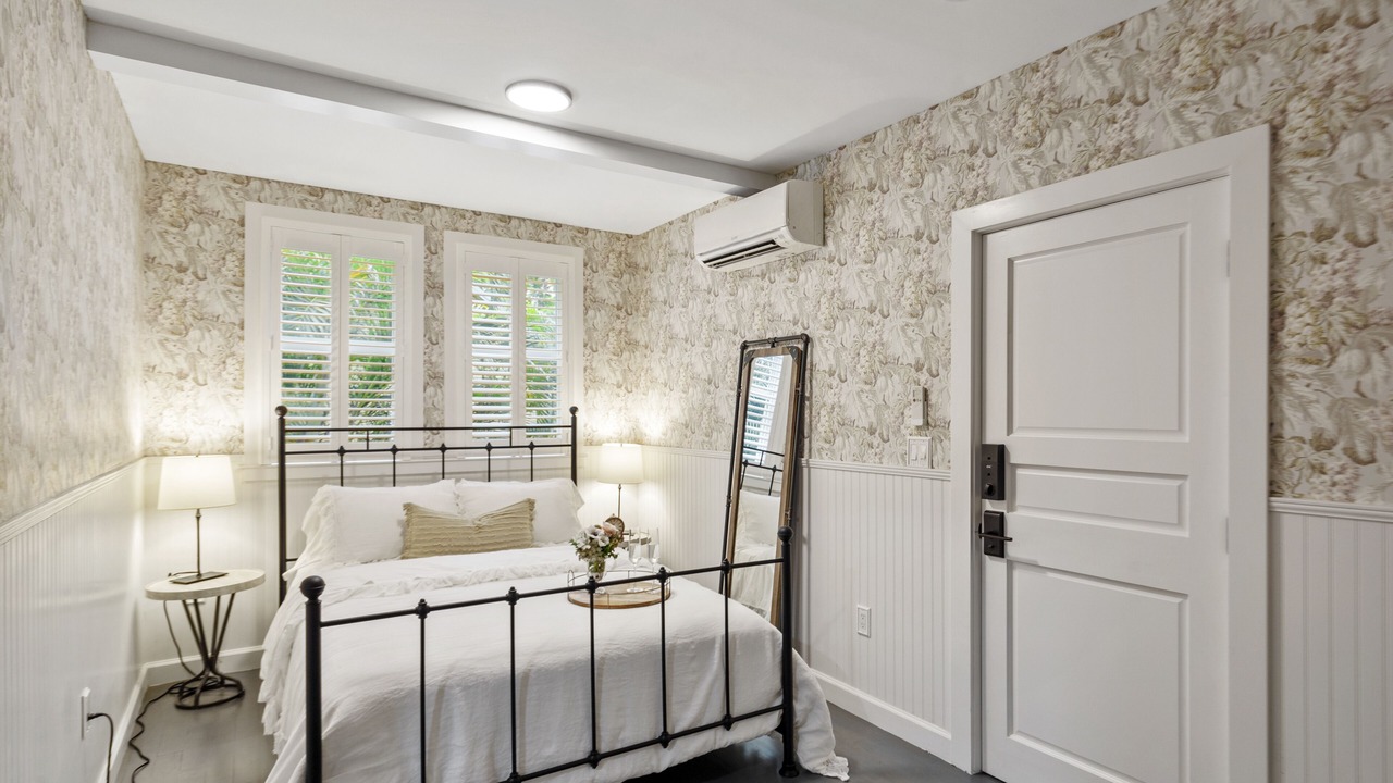 Photo of Bedroom in Southwest Coconut Grove