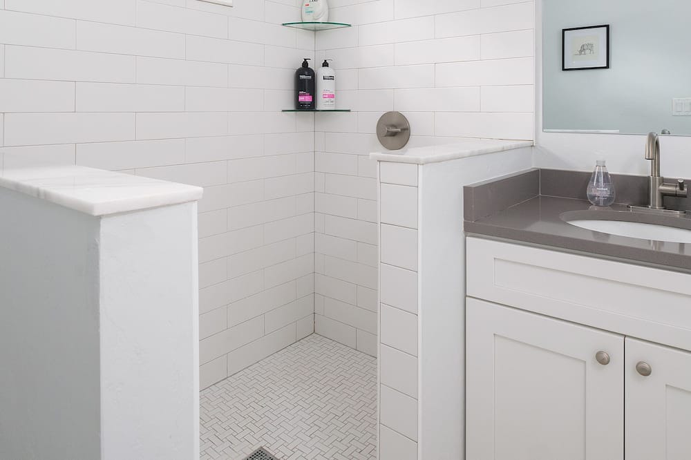 Photo of Bathroom in Springtree