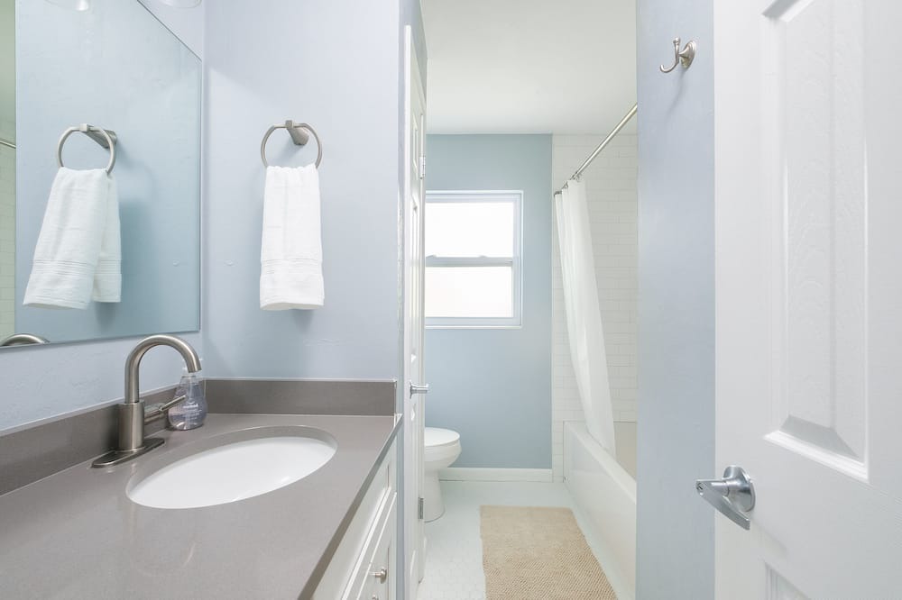 Photo of Bathroom in Springtree