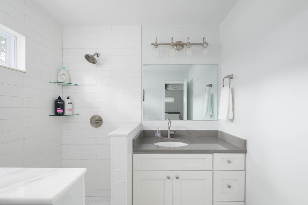 Photo of Bathroom in Springtree