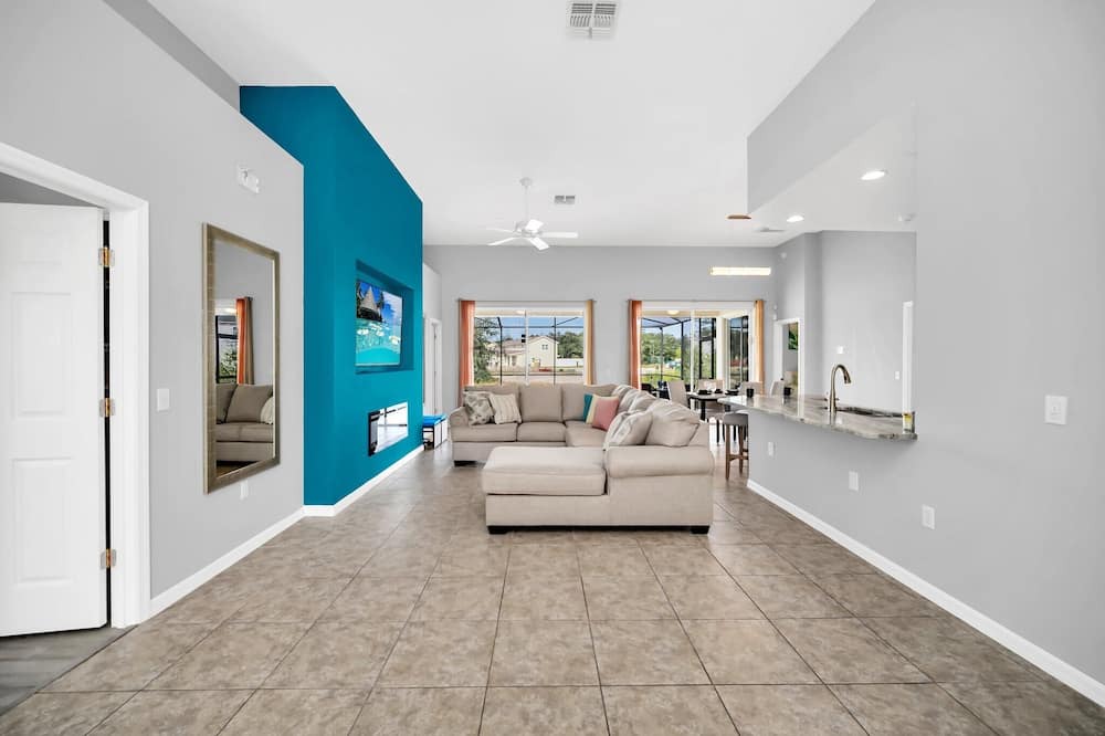 Photo of Livingroom in Bridgewater Crossing