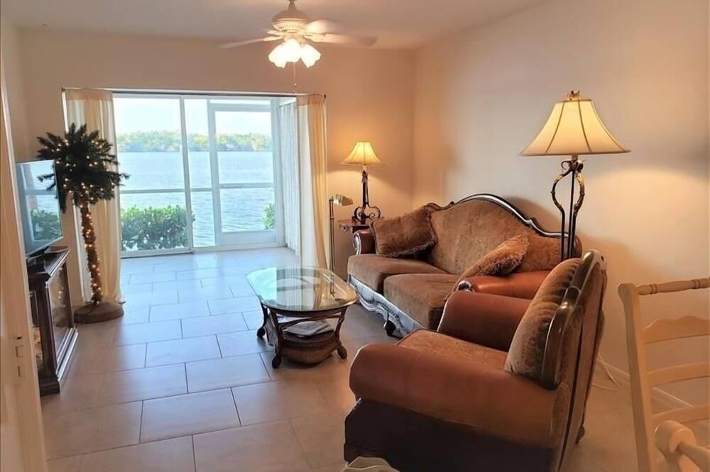Photo of Bedroom in Hammock Bay