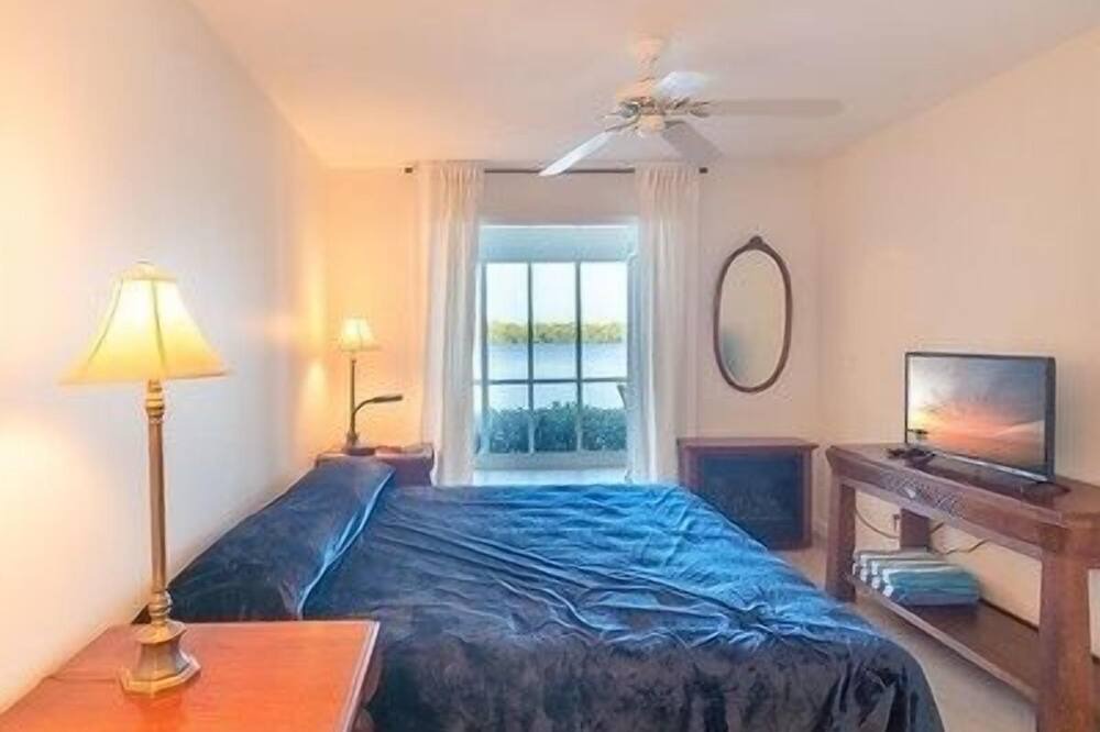 Photo of Bedroom in Hammock Bay