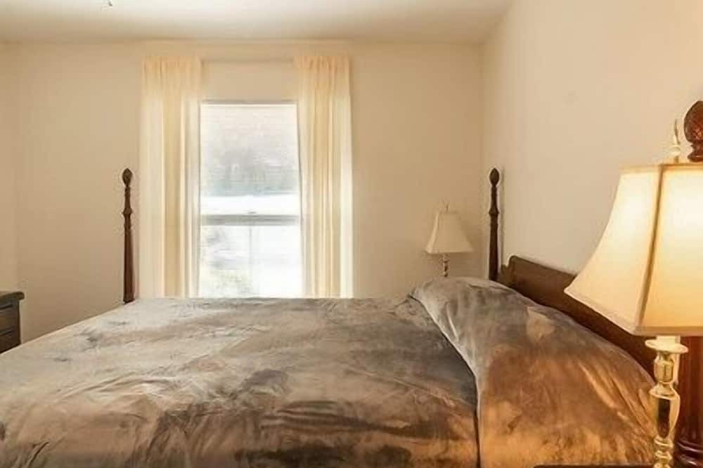 Photo of Bedroom in Hammock Bay