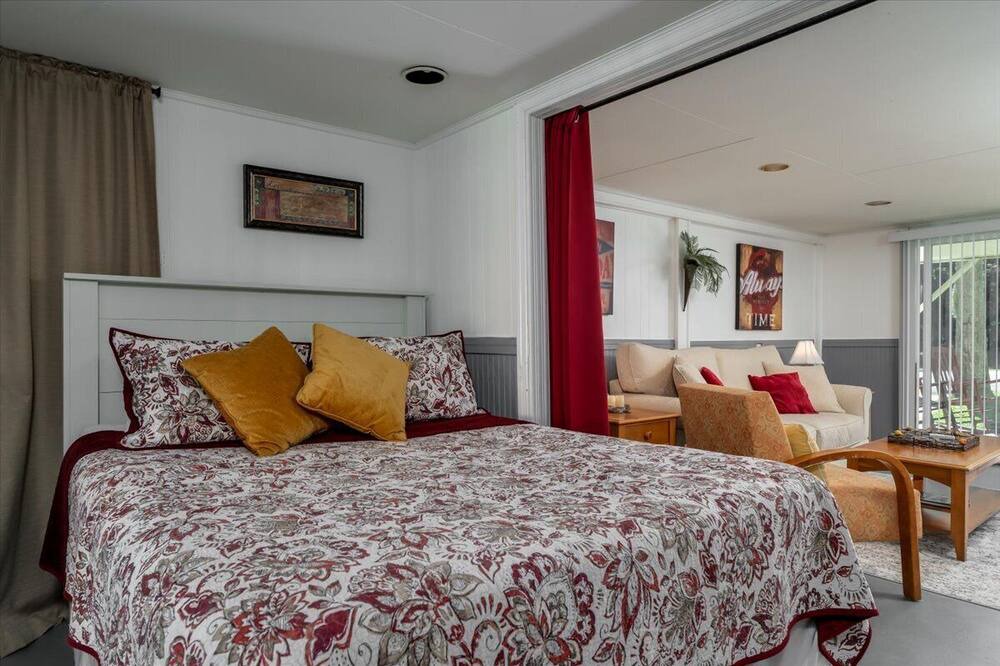 Photo of Bedroom in Edisto Island