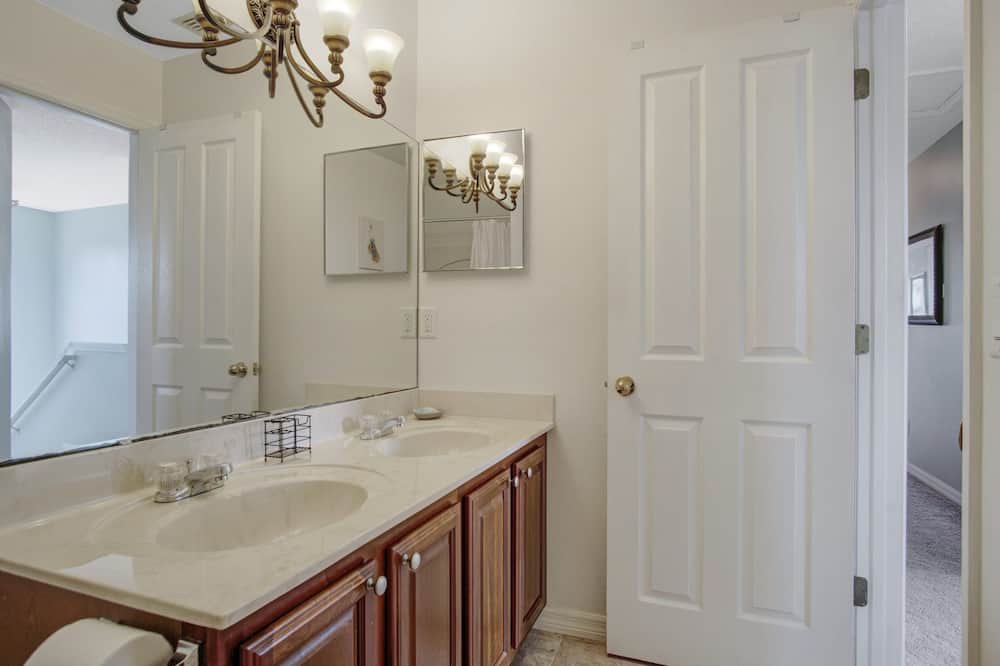 Photo of Bathroom in Tuscan Ridge